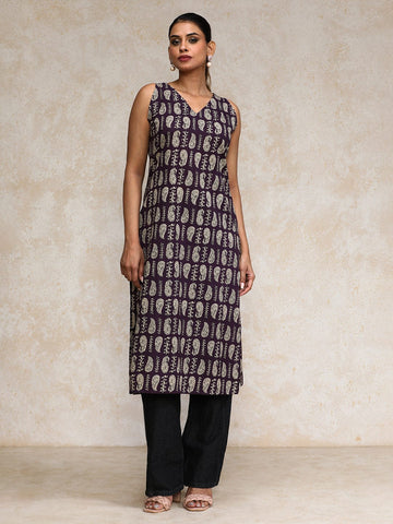 Varanga Women Paisley Printed V Neck sleeveless Kurta